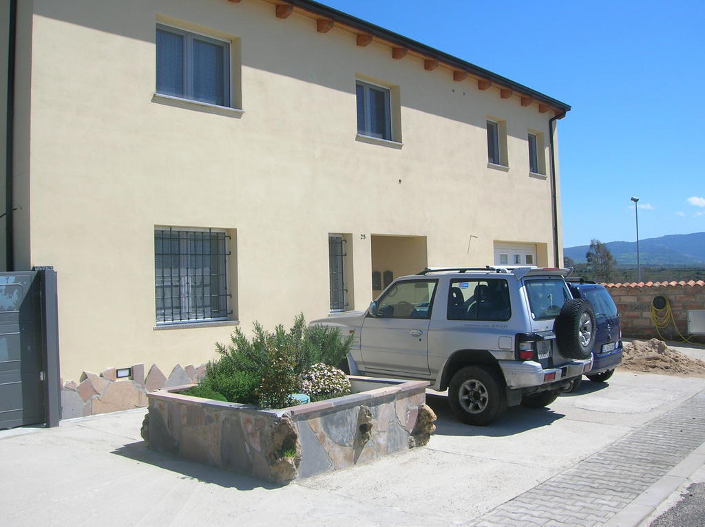 B&B S'Ena Suni Buitenkant foto