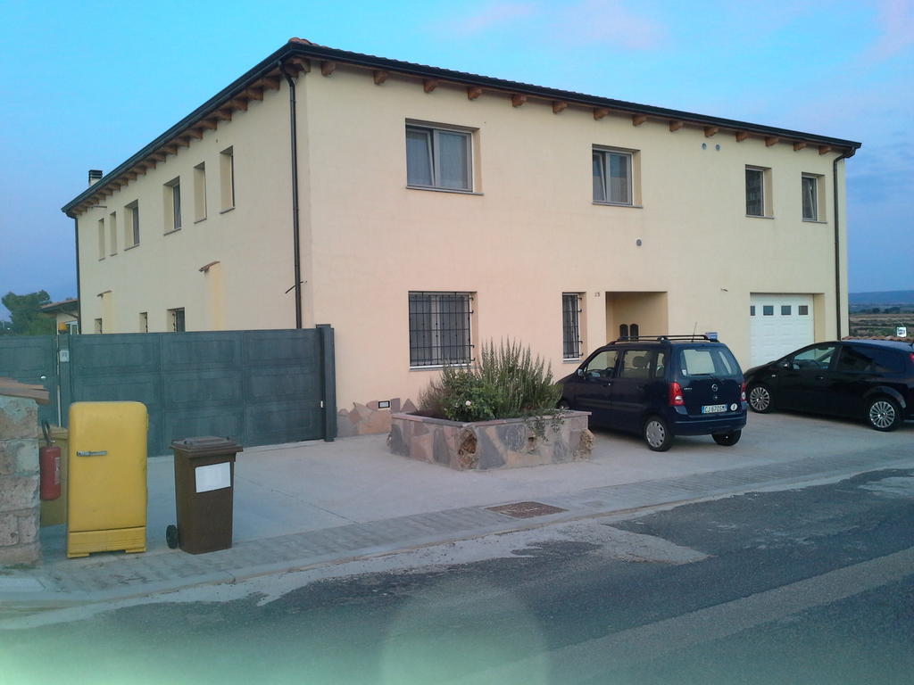 B&B S'Ena Suni Buitenkant foto